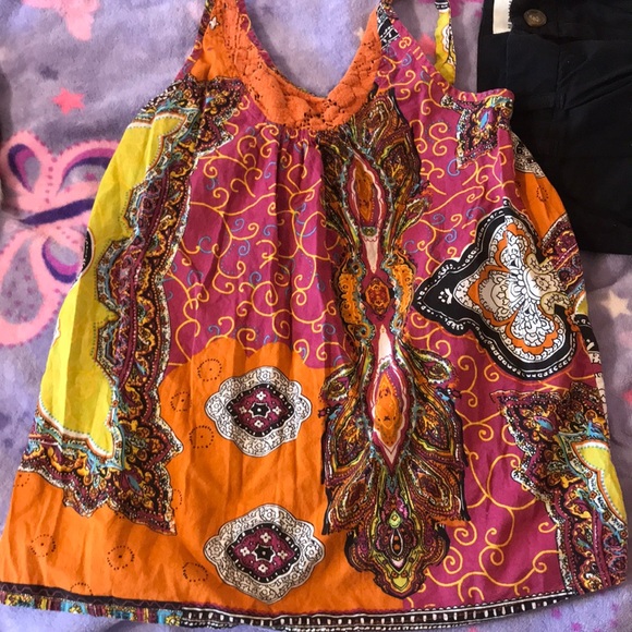 Short and shirt bundle, Old Navy short, Uproar top - Picture 5 of 8